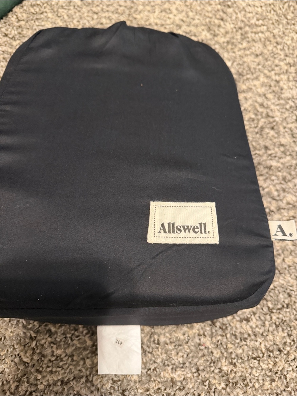 Swell Black Bedding Sheet Set Storage Pouch